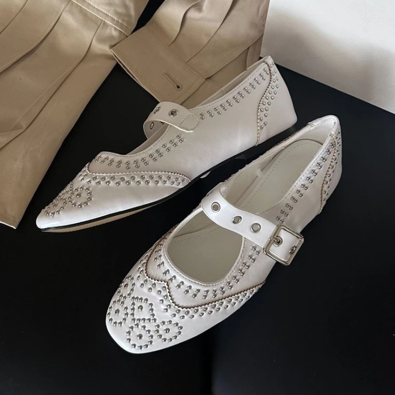 Retro Rivet Buckle Design Flat - مراجعة Women Shoes Branded وسعره