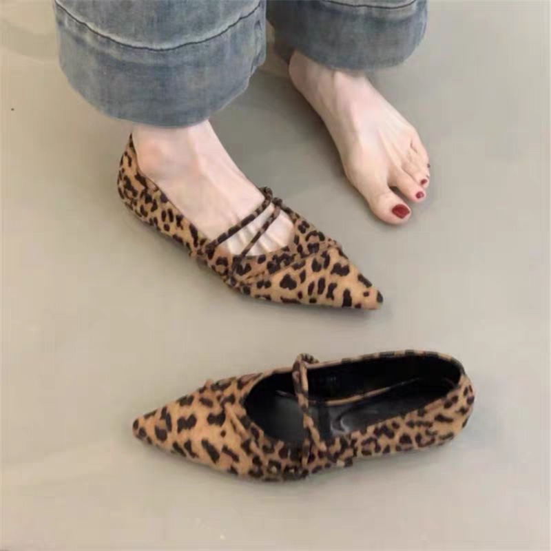 Retro Flat Ballet Dance Single - مراجعة Pointed Toe Flat وسعره