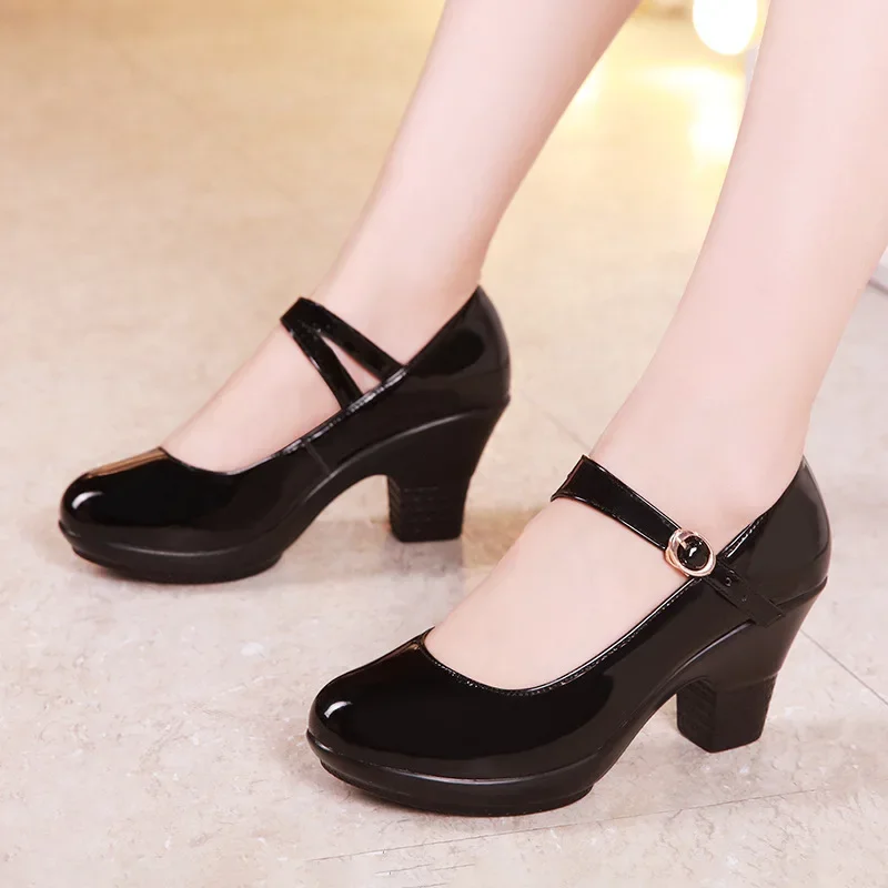 Small Size 32-43 Medium Block  - مراجعة Patent Leather Pump وسعره