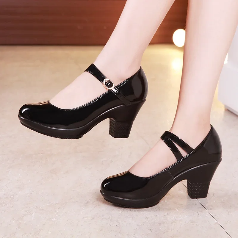 Small Size 32-43 Medium Block  - مراجعة Patent Leather Pump وسعره