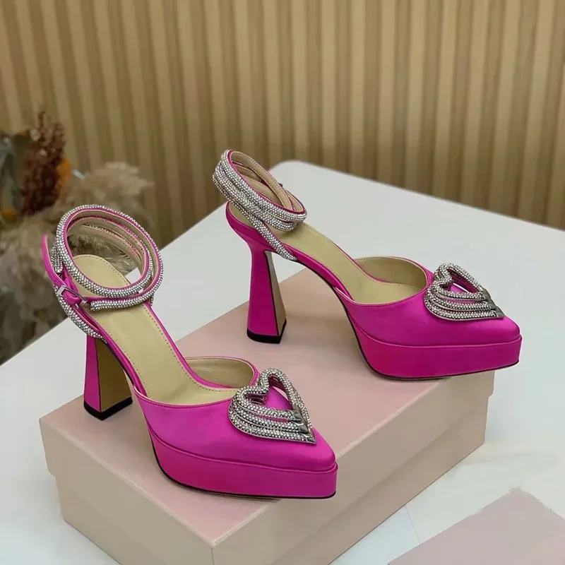Platform Crystal Love Decorati - مراجعة Pointed Toe Flat وسعره
